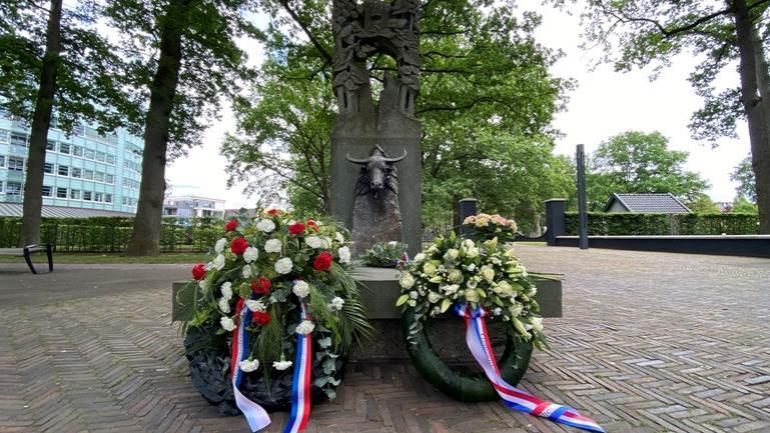 Indica Nu spijsvertering Herdenking bij Indië-Monument in Emmen op afstand: 'Blij dat het door kon  gaan' - 75 Jaar Vrijheid