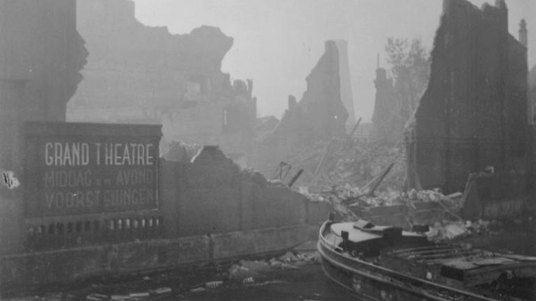 Grand Theatre van Tuschinki na het bombardement. Bron: Stadsarchief Rotterdam