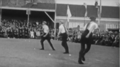 Kaatsen in de oorlog, hoe het leven doorging