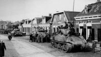 16 april: de slag om de kop van de Afsluitdijk en de Waddeneilanden moeten lang wachten